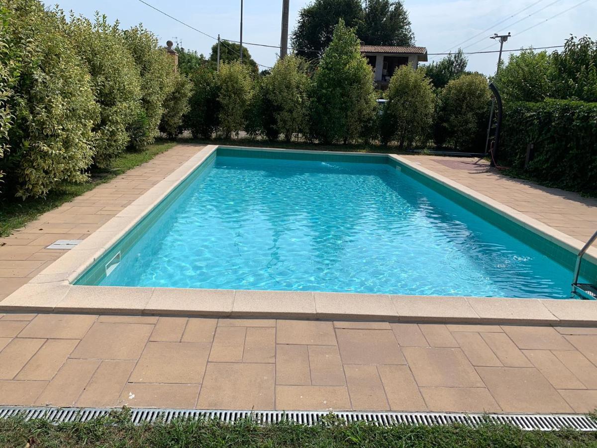Charming Attic Apartment With Balcony & Swimming Pool Ντεζεντσάνο ντελ Γκάρντα Εξωτερικό φωτογραφία