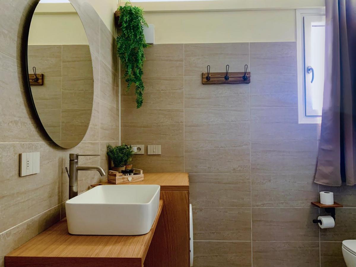 Charming Attic Apartment With Balcony & Swimming Pool Ντεζεντσάνο ντελ Γκάρντα Εξωτερικό φωτογραφία